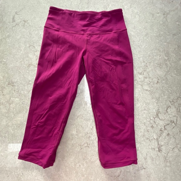 Lululemon Fast Times 17" Crop in Deep Fushia - Picture 5 of 16